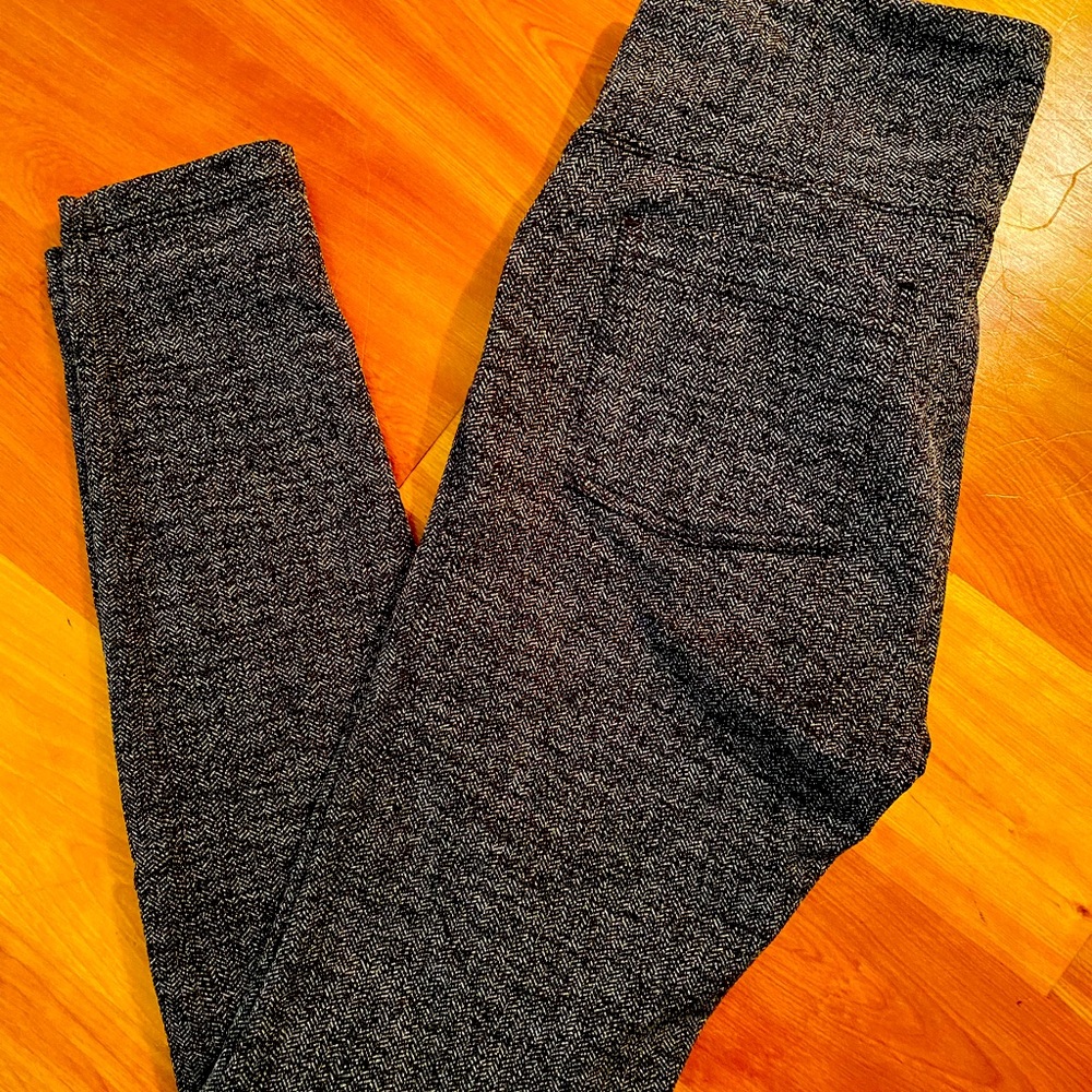 Like New Athleta Medium Black/Grey Leggings
